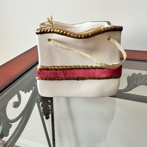 K’s Collection Ceramic Gift Bag Wrapped W/ Red & Gold Trim Ribbon & Gold Ribbon - Picture 8 of 9